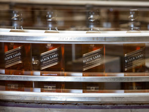 尊尼获加黑标苏格兰威士忌生产