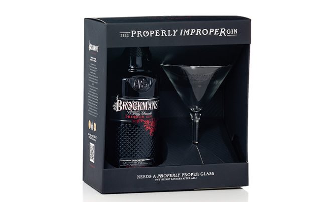 Brockmans Gin礼品包包括750毫升布罗克曼杜松子酒，马提尼酒玻璃和QR码，用于使用鸡尾酒食谱。